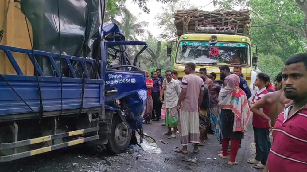 মাদারীপুরে পিকআপ-ট্রাক সংঘর্ষে দুই শিশুসহ আহত ৮