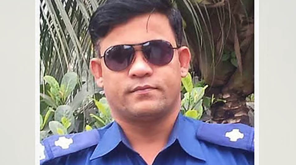 মাদকসেবীকে আটকের সময় ঢলে পড়লেন এএসআই, হাসপাতালে মৃত্যু