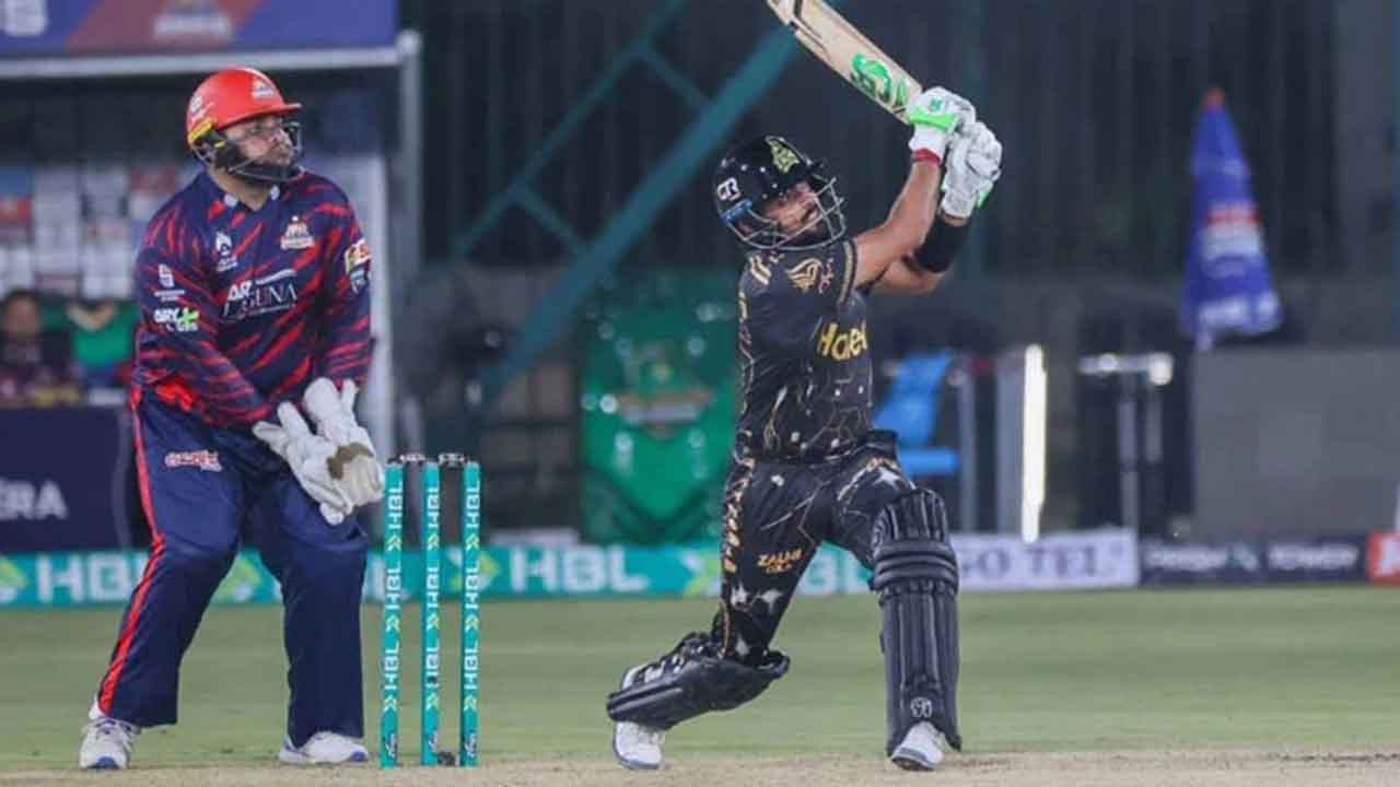 বিধ্বংসী ইনিংসে বিশ্ব রেকর্ড বাবরের