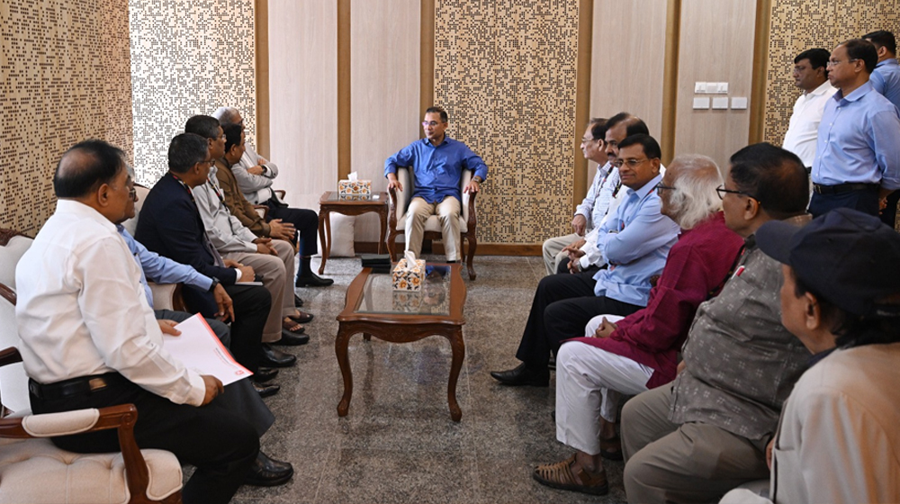 প্রধানমন্ত্রীর সঙ্গে পূজা উদযাপন পরিষদের প্রতিনিধিদের সাক্ষাৎ