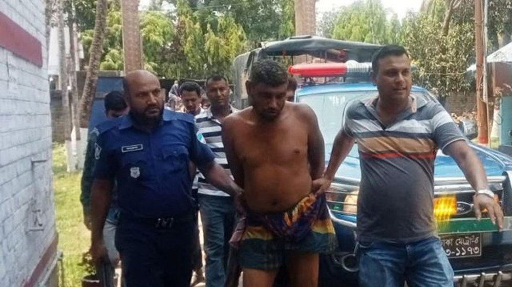 যশোরে মাইকে ঘোষণা দিয়ে পুলিশকে মারধর, আসামি ছিনতাই