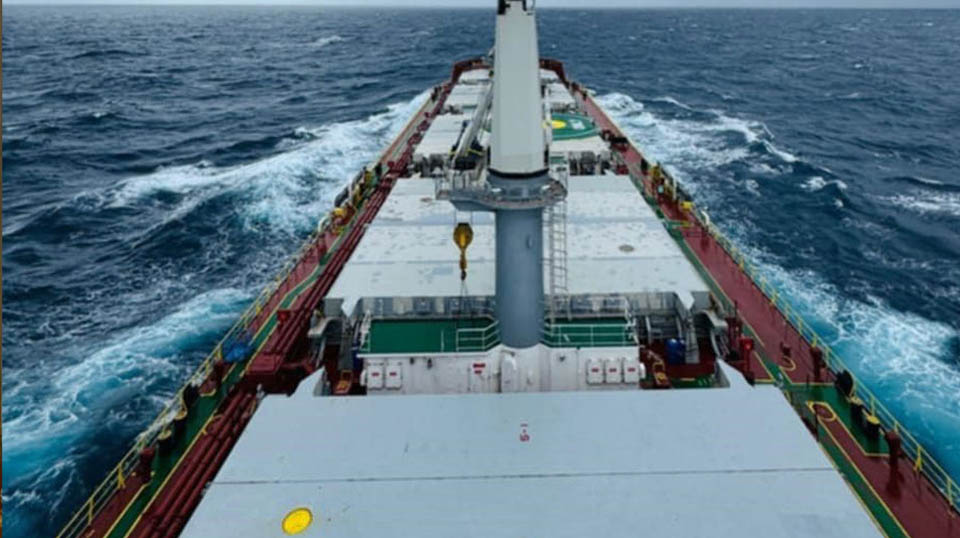 যুদ্ধবিরতিতে স্বস্তি, হরমুজ পাড়ি দিচ্ছে ‘বাংলার জয়যাত্রা’