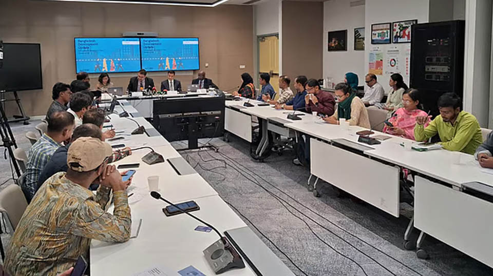 মধ্যপ্রাচ্য যুদ্ধের ধাক্কায় বাংলাদেশে বাড়বে ১২ লাখ দরিদ্র মানুষ