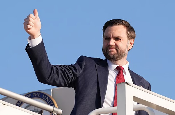 ইরানের সঙ্গে চুক্তি ছাড়াই পাকিস্তান ছাড়লেন ভ্যান্স