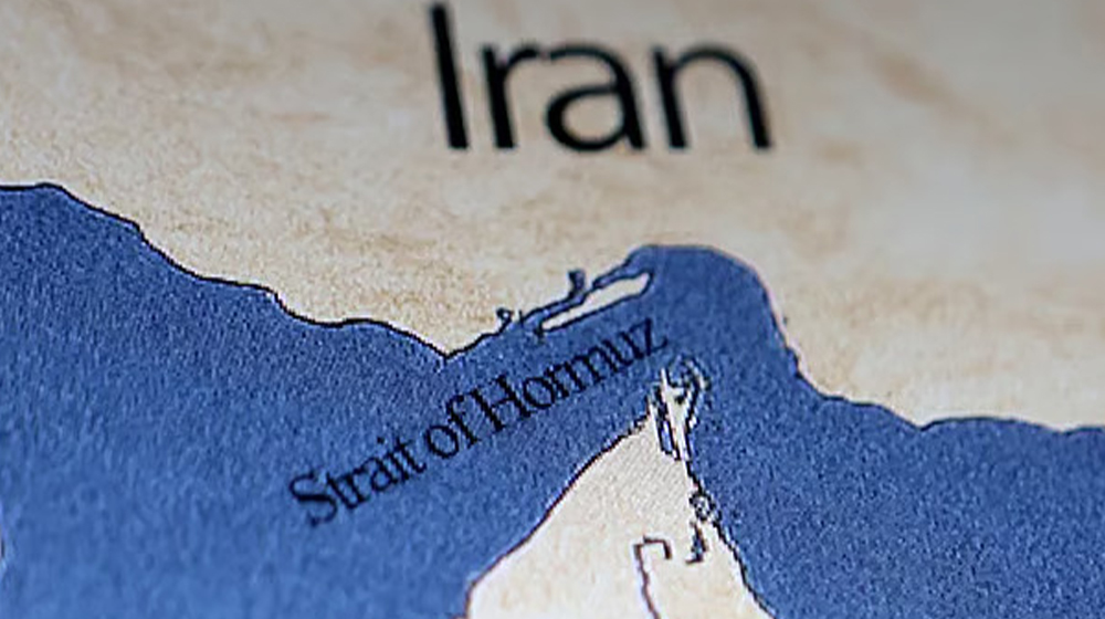 যুক্তরাষ্ট্রের অবরোধের তোয়াক্কা না করে হরমুজ প্রণালি পার হলো চীনের জাহাজ