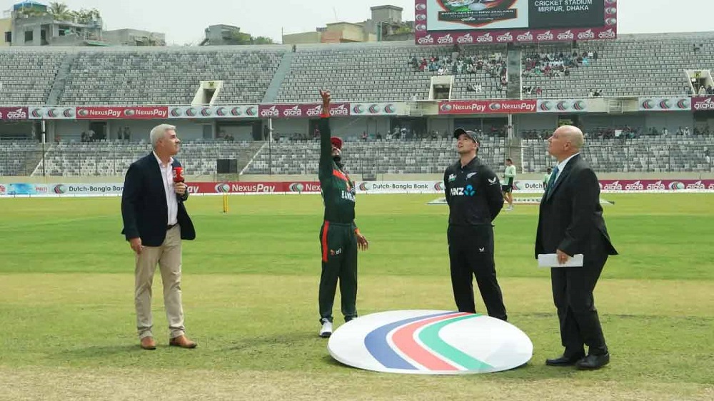 টস হেরে ফিল্ডিংয়ে বাংলাদেশ