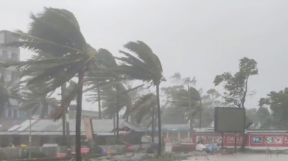 রাতে যেসব জেলায় শিলাবৃষ্টি ও ঝড়ের শঙ্কা