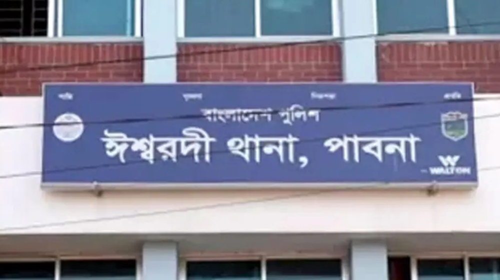 পদ্মায় টহলরত পুলিশের ওপর  হামলা, ওসিসহ গুলিবিদ্ধ ৫