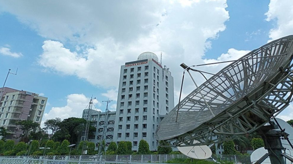 শিলা ও বজ্রবৃষ্টির আভাস, অপরিবর্তিত থাকতে পারে তাপমাত্রা