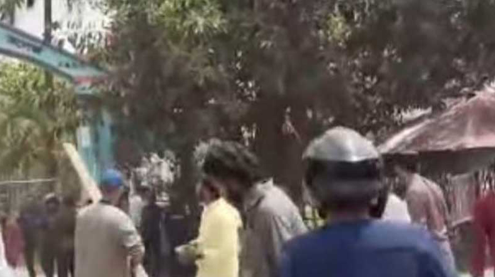 ঈশ্বরদী কলেজে ছাত্রদল-শিবিরের মধ্যে সংঘর্ষ