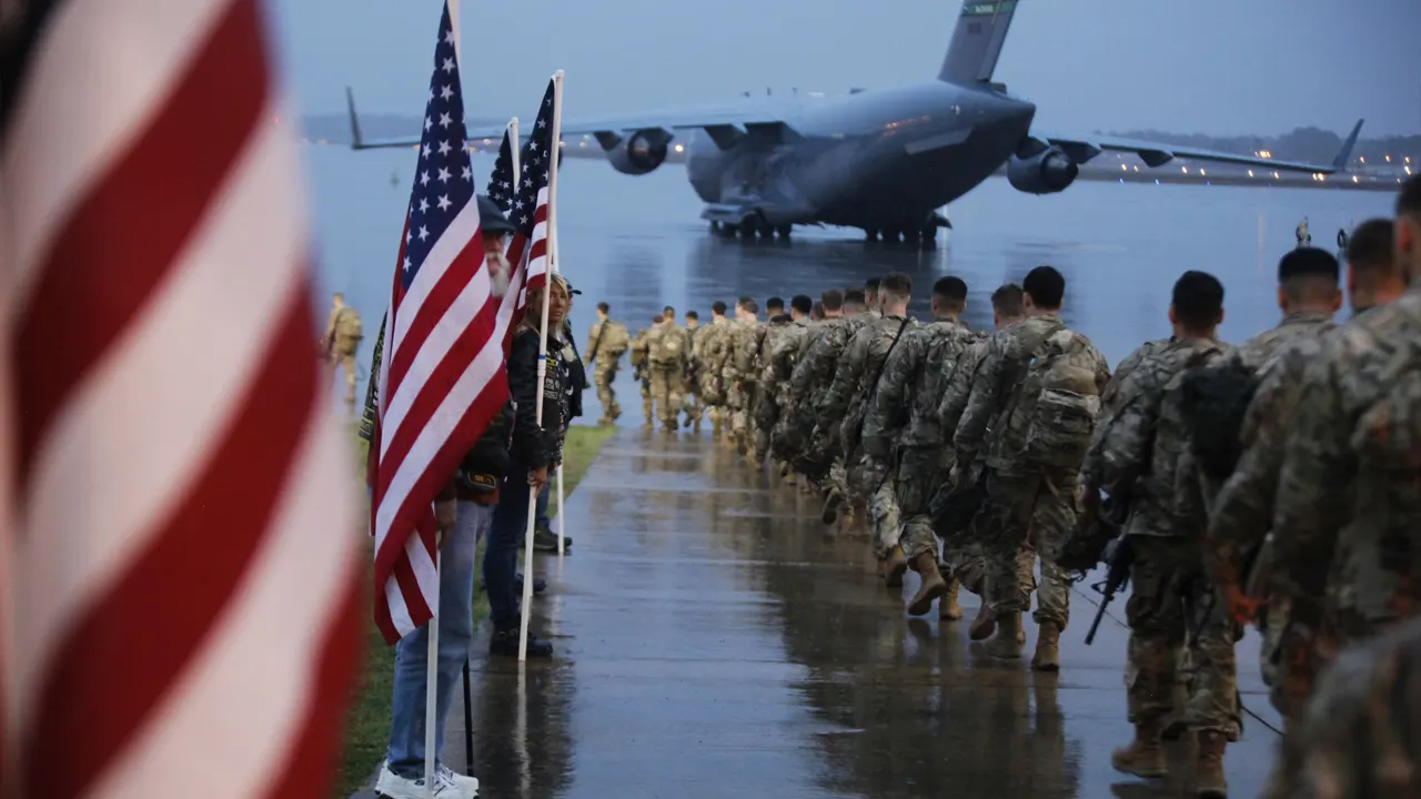 মধ্যপ্রাচ্যে মার্কিন সেনাদের অবস্থান নিয়ে মুখ খুললেন ট্রাম্প
