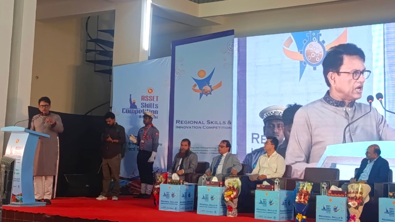 ‘ডিসিদের সন্তান ঢাকায় পড়াশোনা করবে, এই নীতি আর চলবে না’