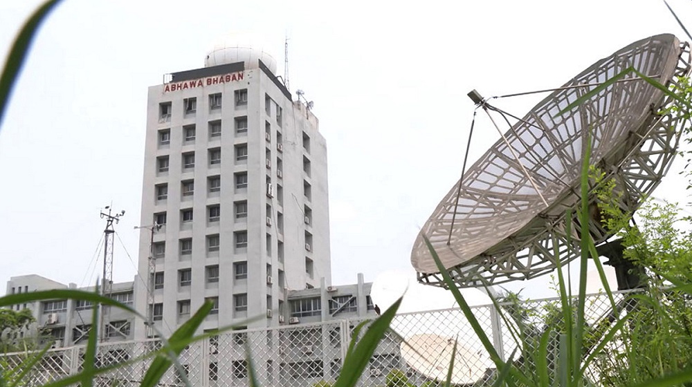 রাতেই রাজধানীসহ ১৫ জেলায় ধেয়ে আসছে কালবৈশাখী