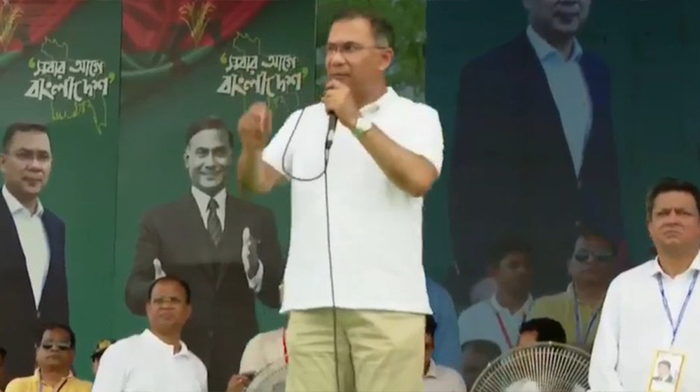 কুমিল্লায় পথসভায় প্রধানমন্ত্রী