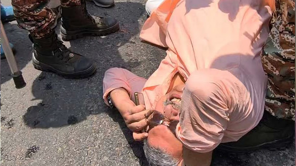 তৃণমূলের আরেক নেতাকে ঘিরে ‘মব’