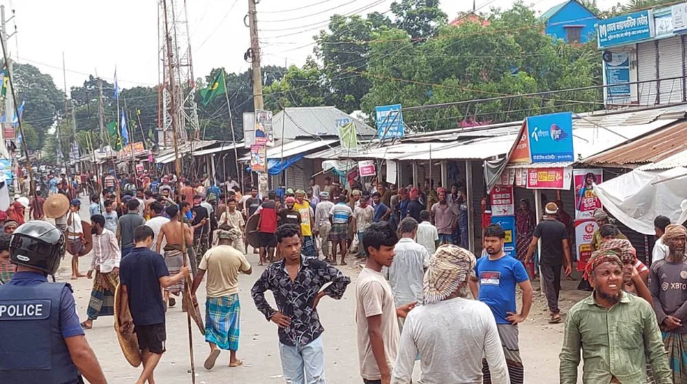 তিন ঘণ্টা মহাসড়ক অবরুদ্ধ, ভাঙ্গায় রক্তক্ষয়ী সংঘর্ষ