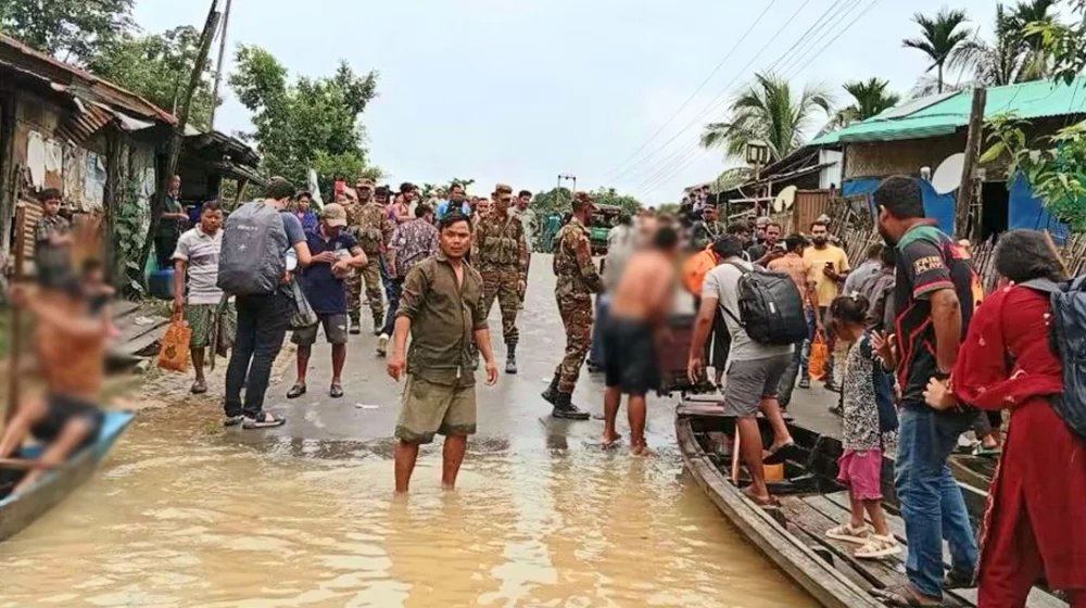 সেনাবাহিনীর সহায়তায় সাজেক থেকে ফিরলো আটকে পড়া ১৫০ পর্যটক
