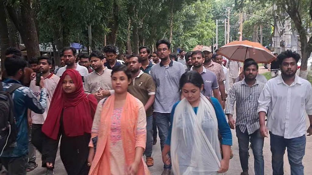রাবির লাইব্রেরিতে তিন শিক্ষার্থীকে মারধরের অভিযোগ, উত্তপ্ত ক্যাম্পাস
