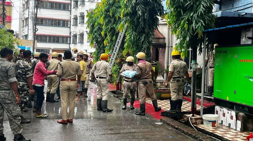 পশ্চিমবঙ্গে তারাপীঠ মন্দিরের কাছে হোটেলে আগুন, ৭ তীর্থযাত্রী নিহত