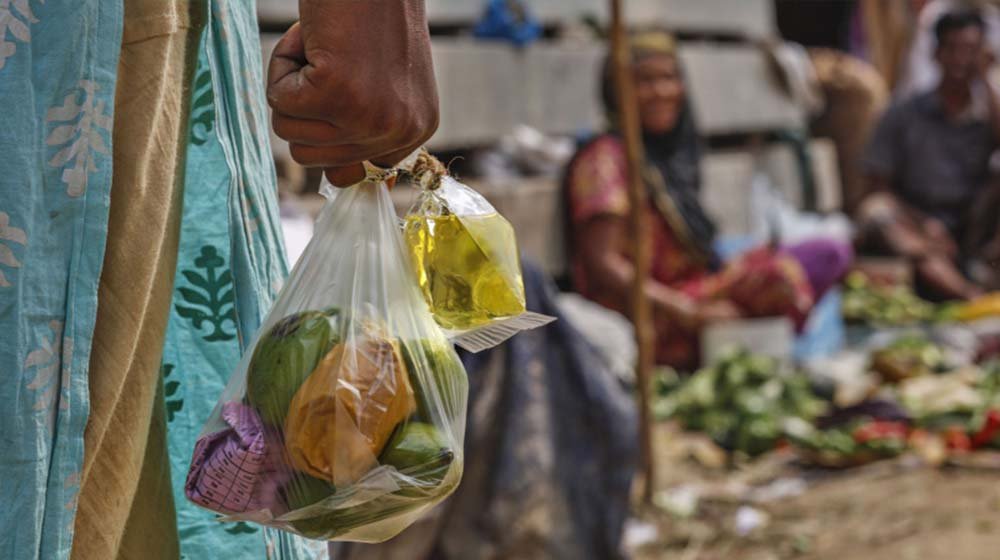 পকেটভর্তি টাকা, বাজারের ব্যাগ ফাঁকা