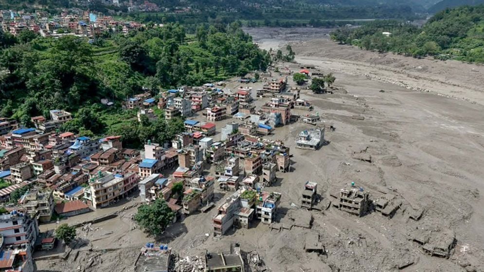 ভয়াবহ বন্যায় তছনছ নেপালের রসুয়া, নিহত বেড়ে ৯৫