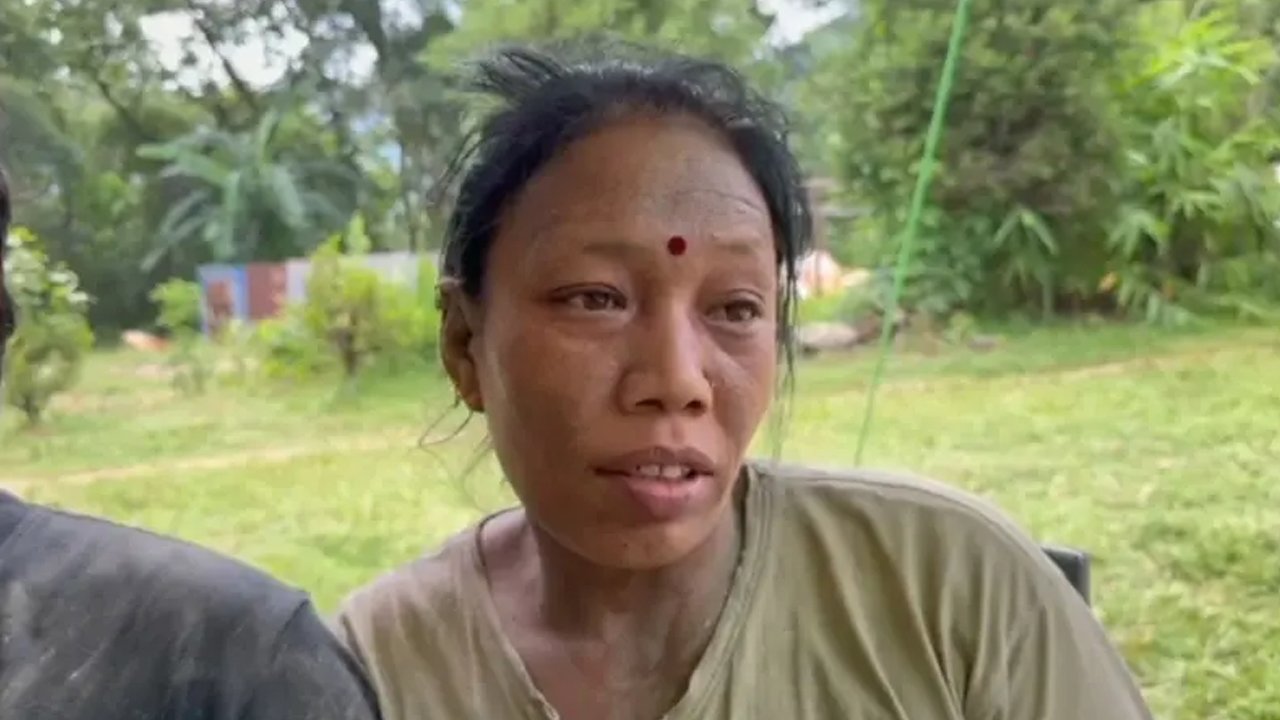 ‘চোখের সামনে পরিবারের সদস্যদের ভাসিয়ে নিয়ে গেছে’