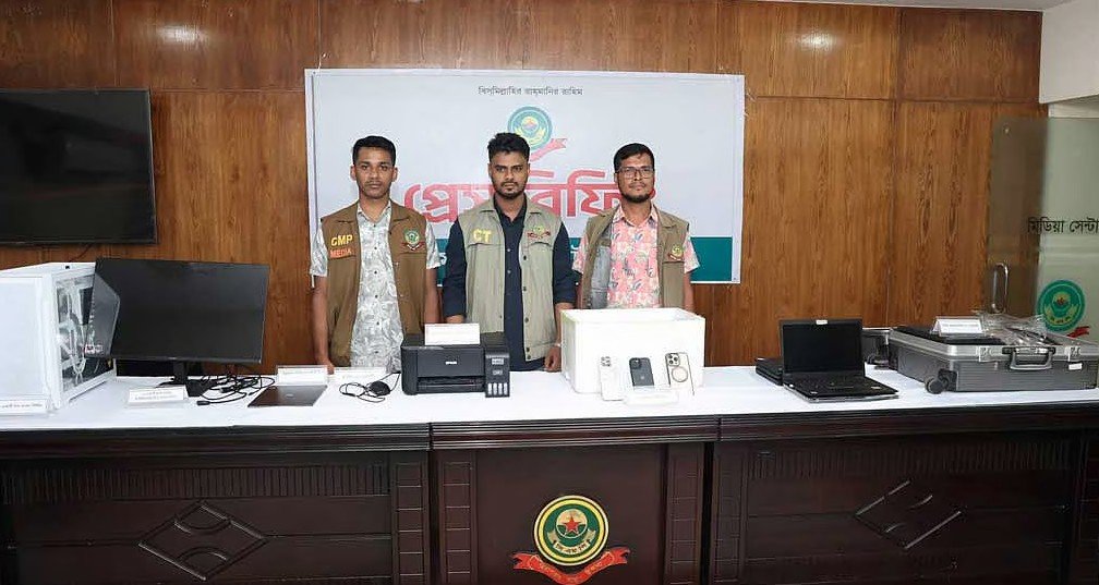 চট্টগ্রামে আটক ৬৩ বিদেশির কারো কাছে মেলেনি পাসপোর্ট: পুলিশ