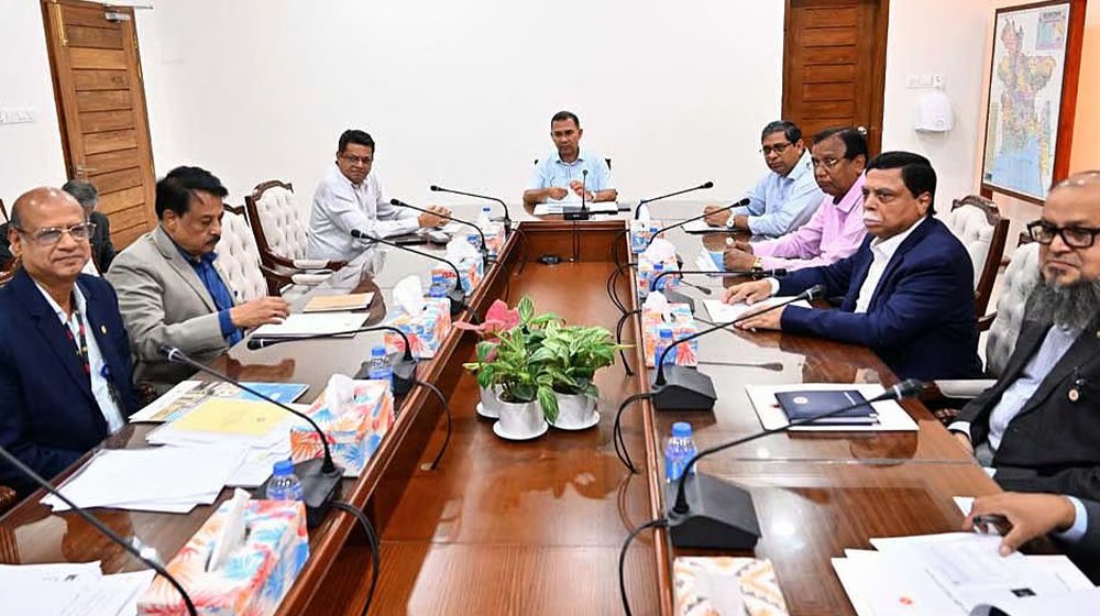 সরকার দেশবাসীকে দেওয়া প্রতিশ্রুতি থেকে সরে গিয়ে উল্টো পথে হাঁটছে: জামায়াত আমির