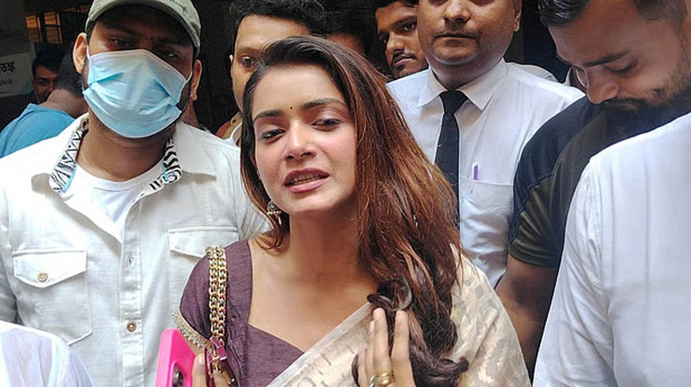 শাড়ির মামলায় তানজিন তিশার জামিন বাড়ল