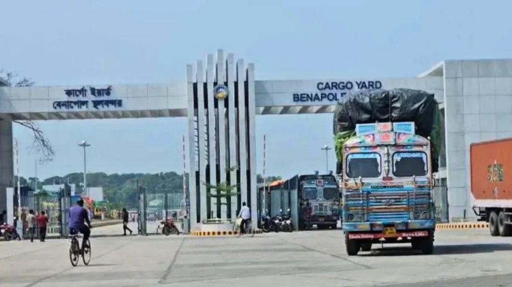 বেনাপোল স্থলবন্দরে ৮ দিন আমদানি-রপ্তানি বন্ধ