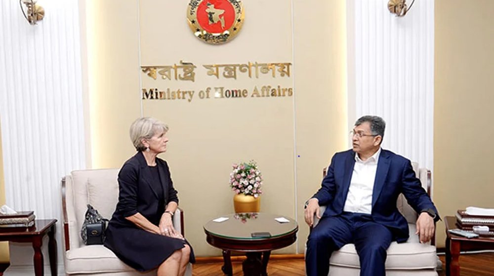 লাখ লাখ রোহিঙ্গা আশ্রয় দিয়ে মারাত্মক সংকটে বাংলাদেশ: স্বরাষ্ট্র মন্ত্রী